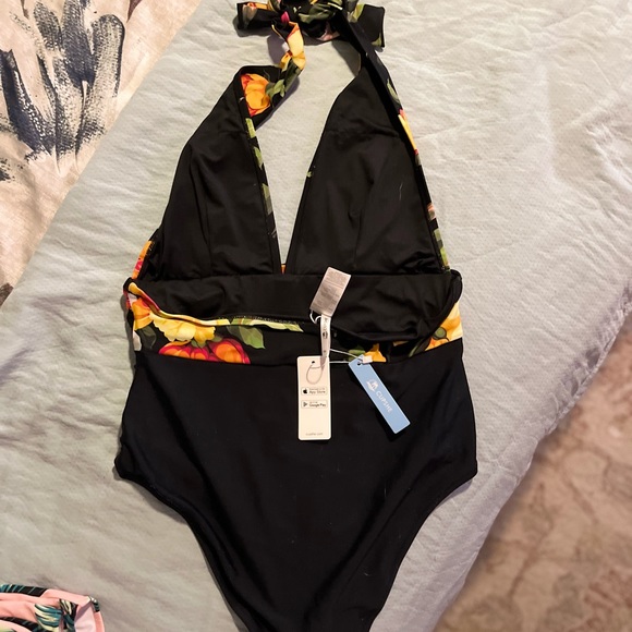 Halter Swimsuit 1 pc - Picture 3 of 3
